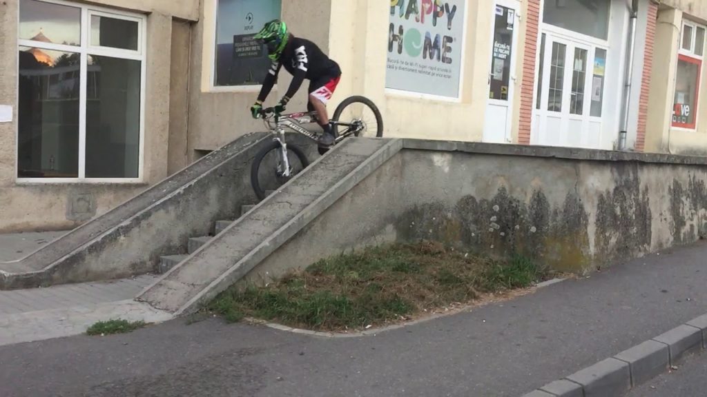 Bicycling on the steps in the Barót