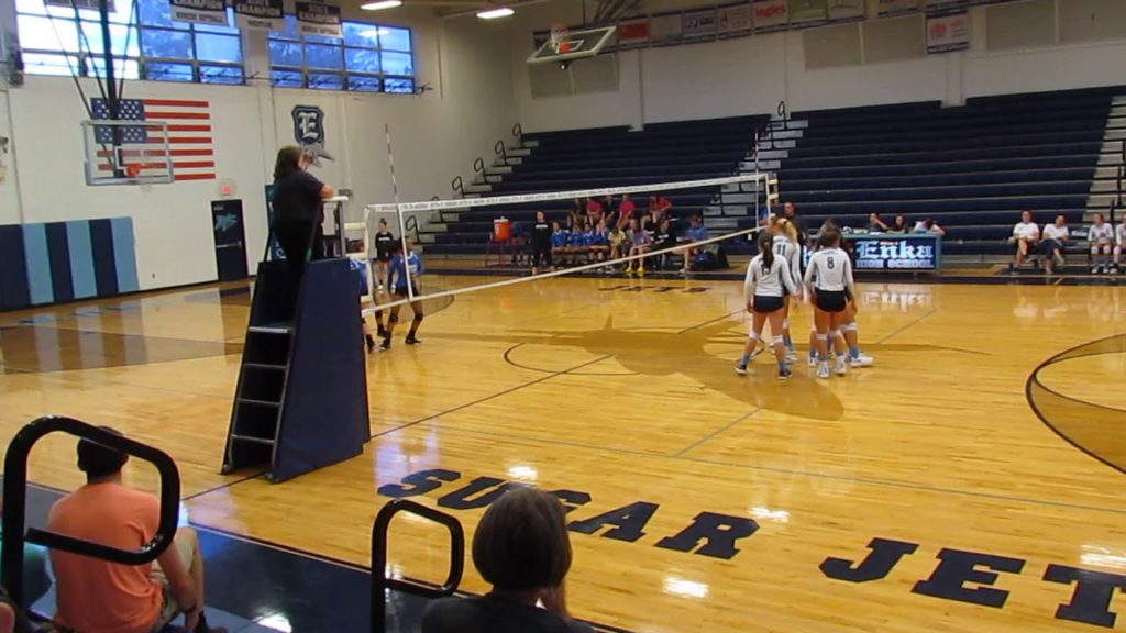 2018 Neely Bennett - Block at :03 seconds (MB, #11-white jersey)